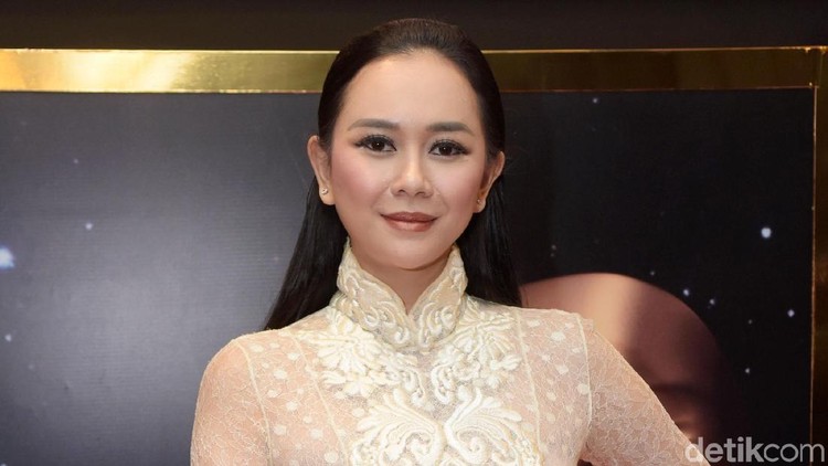 ASI-shaming baru-baru ini dialami Aura Kasih. Begini tanggapan pakar soal maraknya fenomena ASI-shaming.