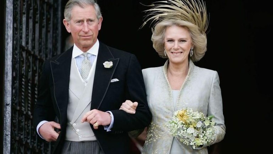 Pangeran Charles Terjangkit Virus Corona Pangeran Charles positif Corona sang istri negatif.
