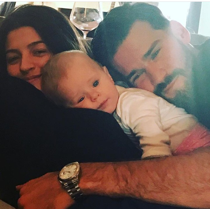 <p>Posenya kompak abis. (Foto: Instagram @alissonbecker)</p>