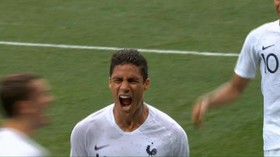 VIDEO: Sundulan Varane Bawa Prancis Unggul 1-0 di Babak I