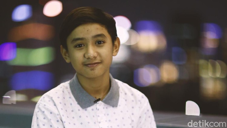 Viralnya Bowo Tik Tok juga membuat bocah 13 tahun itu mendapat komentar negatif dari netizen. Hmm, gimana cara Bowo menanggapinya?