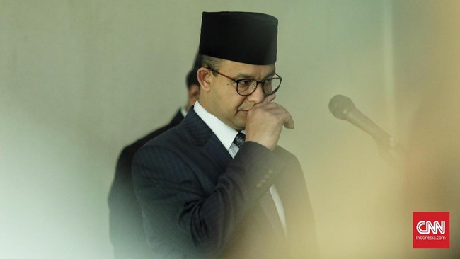 Anies Baswedan menerima hadiah dari ulama Ghana. Namun ia enggan melapor KPK karena berdalih pemberian itu untuk Gubernur DKI Jakarta, bukan untuk dirinya.