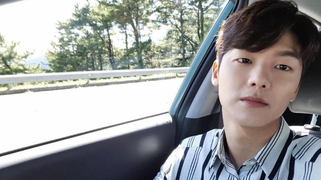 Penggebuk drum CNBLUE Kang Min Hyuk dipastikan akan mengikuti program wajib militer (wamil) bareng rekannya, pembetot bas Lee Jung Shin, pada 31 Juli mendatang.