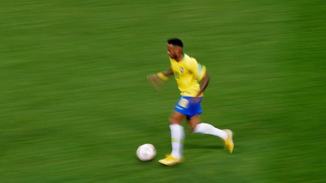 Berikut untung-rugi timnas Brasil setelah Neymar dipastikan absen karena cedera engkel di Copa America 2019.
