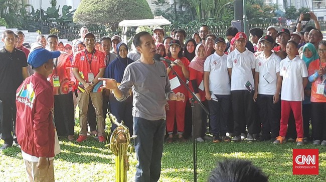 Jokowi sempat menceritakan kisah masa kecilnya yang tak mampu membeli alat panah di depan peserta kejuaraan Panahan terbuka di Bogor, Jawa Barat.