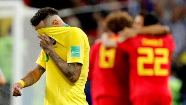Timnas Brasil pulang ke negara mereka dengan menanggung malu gagal ke semifinal, Neymar bahkan kabur dari sambutan para penggemar di bandara.