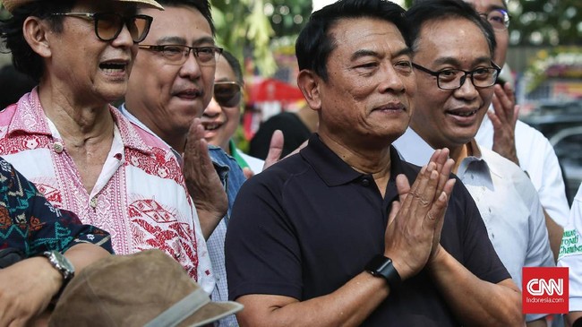 Kepala KSP Moeldoko mengaku belum menerima dukungan resmi dari relawan Gatot Nurmantyo kepada Jokowi, namun ia menyambut positif isu pemberian dukungan itu.
