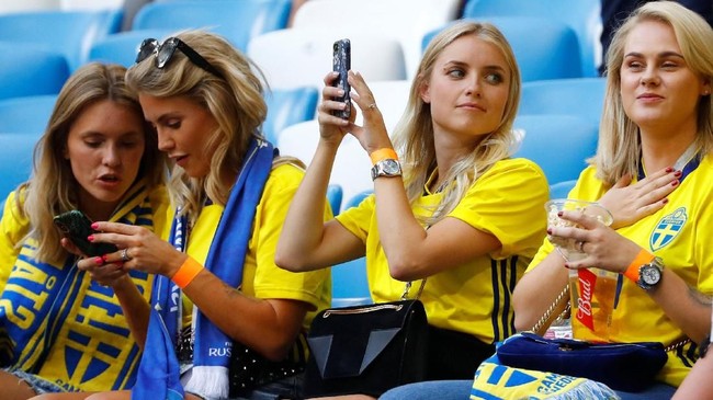 FOTO: Parade WAGs Saat Inggris Kalahkan Swedia di Piala Dunia