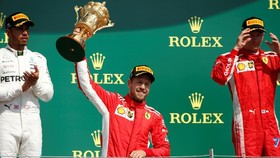 Hamilton Sempat Kecelakaan, Vettel Menang F1 GP Inggris