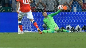 VIDEO: Cedera Tak Hentikan Subasic Gemilang Bersama Kroasia
