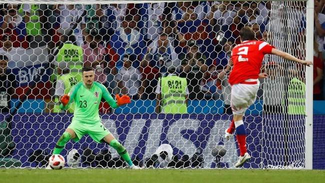 Pelatih Rusia Stanislav Cherchesov membuat kekeliruan yang menguntungkan Kroasia saat menjalani adu penalti di babak perempat final Piala Dunia 2018.