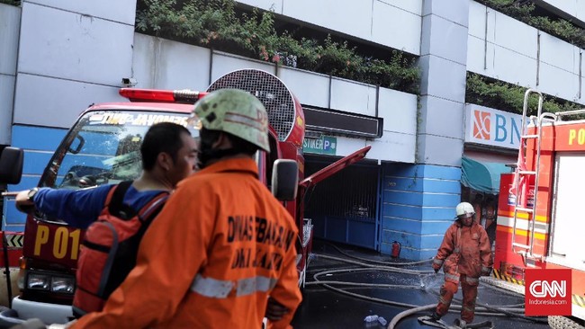 Kepolisian akan mencari penyebab kebakaran di Gedung Kemenhub, namun saat ini masih menunggu kepastian dinas damkar menyatakan lokasi aman.