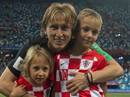 Merekalah Suporter Nomor Satu Kapten Timnas Kroasia, Modric