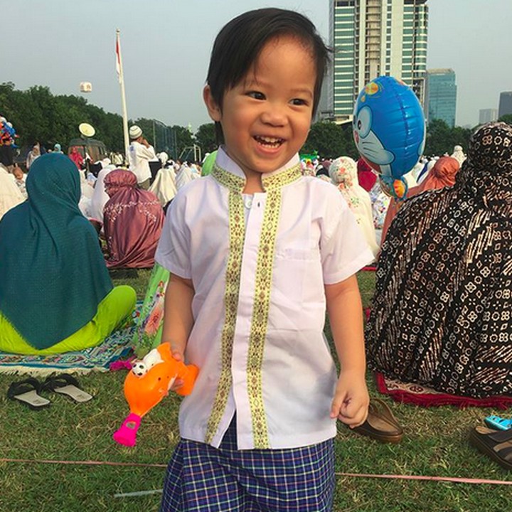 <p>Gantengnya Mao saat hendak salat Ied. (Foto: Instagram/ @maomettano)  </p>
