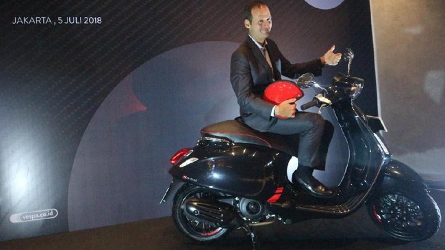 PT Piaggio Indonesia meluncurkan edisi terbatas Vespa Sprint Carbon di Indonesia.