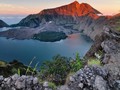 Peneliti Jelaskan Fenomena Topi Awan di Rinjani