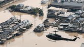 FOTO: Banjir Luluhlantakkan Jepang Hujan lebat di Jepang membawa banjir dan longsor yang menewaskan lebih dari 100 orang. Sementara itu, puluhan lainnya masih dinyatakan hilang.