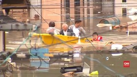 VIDEO: Helikopter Evakuasi Korban Banjir di Jepang
