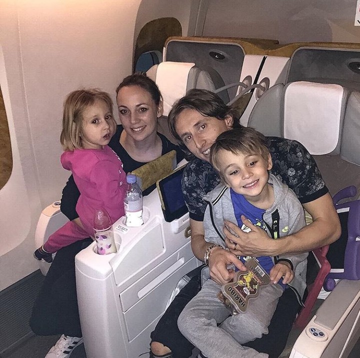 <p>Dukungan keluarga jadi penyemangat Modric untuk bertanding di perempat final Piala Dunia 2018, melawan Inggris. (Foto: Instagram @lucamodric)</p>