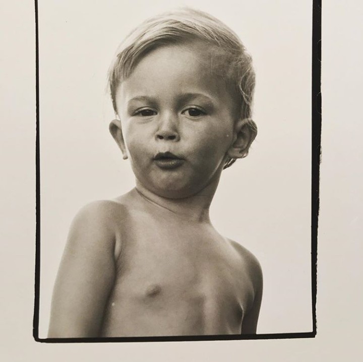 <p>Nih kalau kayak gini mirip banget anak laki-laki ya. (Foto: Instagram @haileybaldwin)</p>