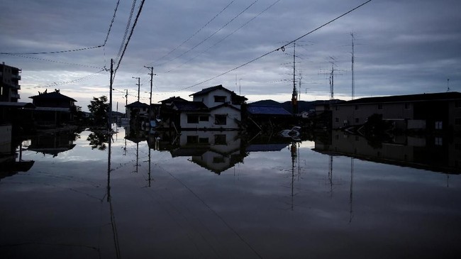 FOTO: Banjir Luluhlantakkan Jepang