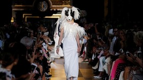 Kemeriahan Kerajaan Binatang Schiaparelli di Paris