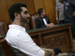 Fachri Albar Ditangkap Terkait Narkoba di Rumahnya