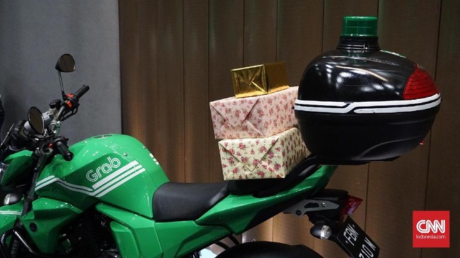 Biasanya momen liburan seperti ini ekspedisi sedang tutup dan overload. Dengan GrabExpress kamu bisa kirim paket dengan layanan hemat ke mana pun di Pulau Jawa.