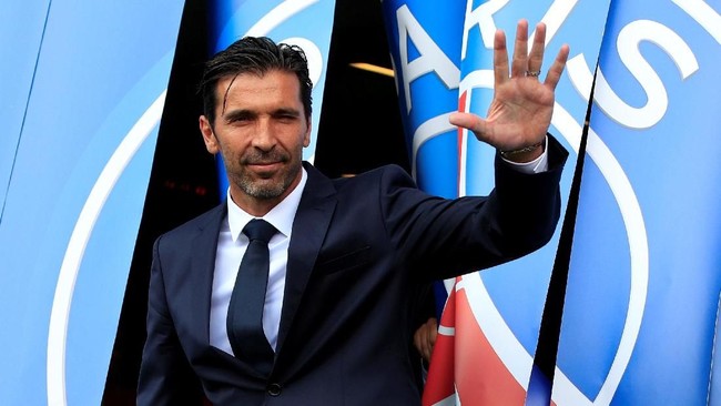 Mantan kiper Juventus, Gianluigi Buffon, mengaku tak kaget apabila Cristiano Ronaldo benar-benar merapat ke klub Si Nyonya Tua.
