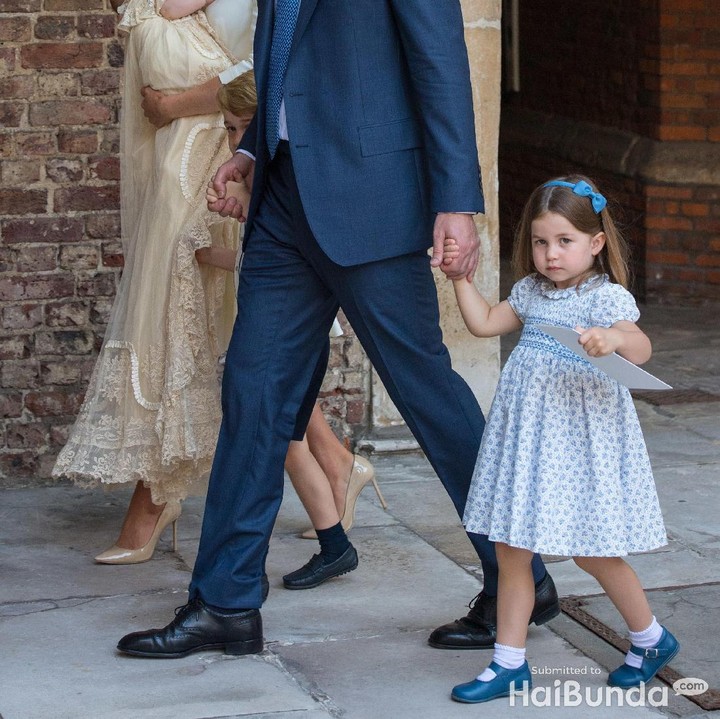 Putri Charlotte terlihat jutek kepada pers saat menghadiri acara pembaptisan Pangeran Louis .(Foto: Getty Images)