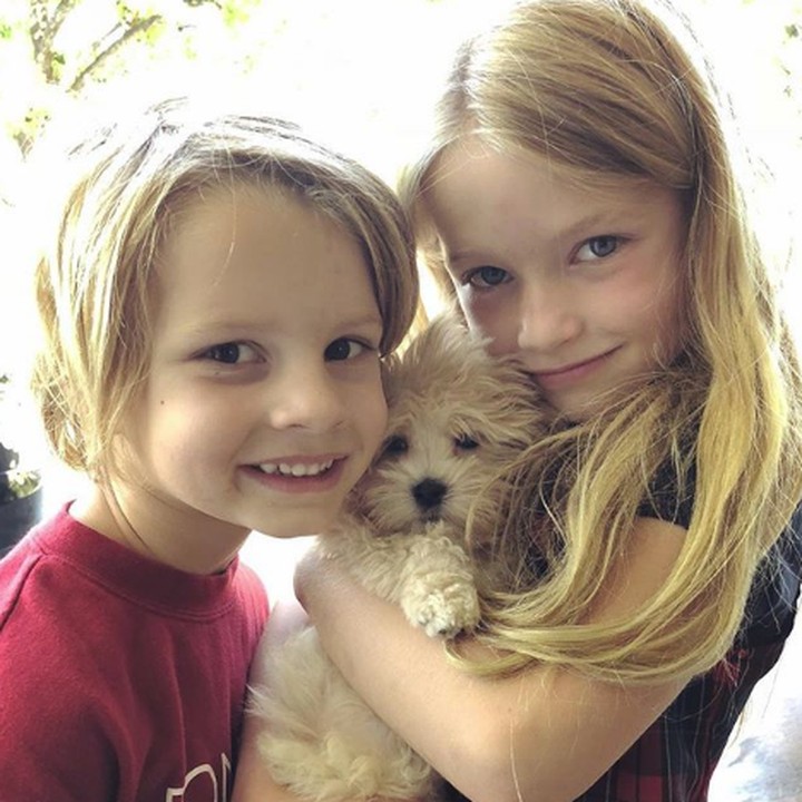 <p>Maxwell dan Ace, anak penyanyi Jessica Simpson yang selalu kompak. (Foto: Instagram @jessicasimpson)<br /><br /><br /></p>