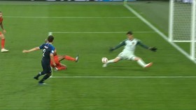 VIDEO: Babak Pertama Seru, Prancis vs Belgia Masih Imbang
