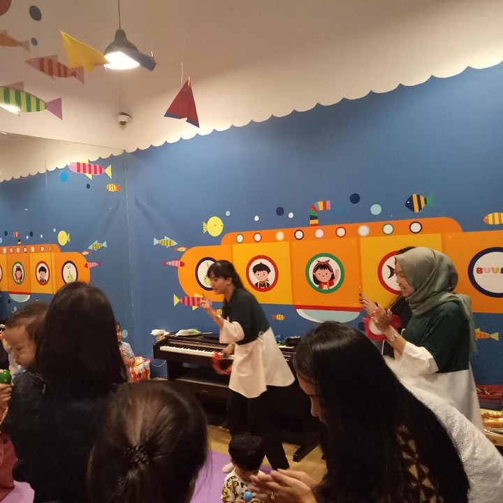 <p>Selain diisi oleh kelas vendor, ada pula in-house activity yang dirancang oleh tim Buumi Playscape. Kegiatannya antara lain membuat origami, sepakbola, hingga kelas menyanyi, yang kegiatannya berlangsung pukul 11.00 - 17.00 WIB.</p>