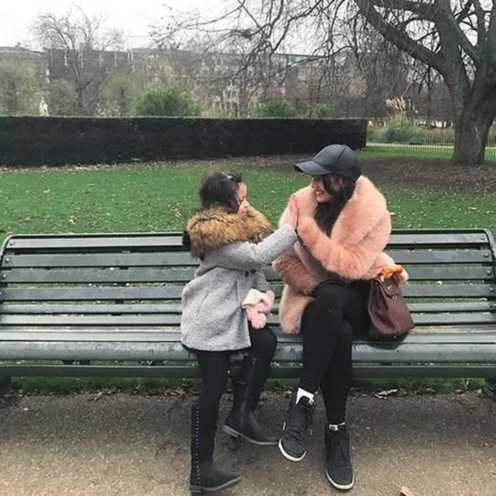 <p>Tos bareng di Hyde Park di London (Foto: Instagram @pevpearce)</p>
