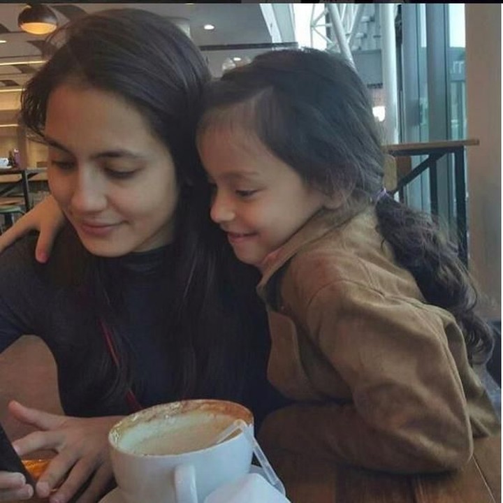 <p>Chelsea dekat banget sama Pevita Pearce lho. (Foto: Instagram @pevpearce)</p>