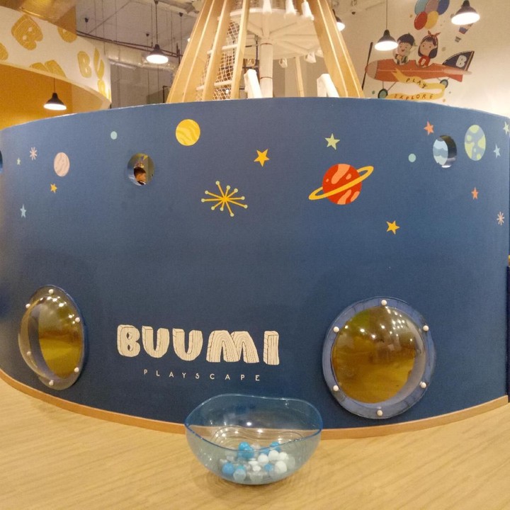 <p>Buumi Playscape mulai dibuka sejak Mei 2018 oleh empat perempuan, salah satunya Natasha R Guna. Dikatakan Natasha tempat ini dirancang bukan hanya untuk sebagai tempat bermain, tapi juga untuk integrated children space.</p>