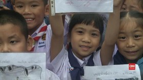 VIDEO: Thailand Bahagia Sambut Penyelamatan 12 Bocah dari Gua