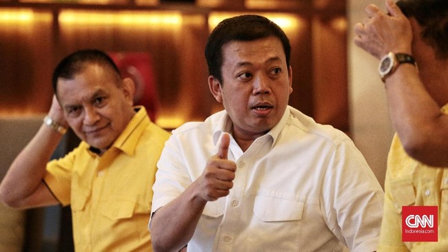 Ketua BNP2TKI yang juga mantan Ketua GP Ansor Nusron Wahid diadang di Makam Luar Batang. Nusron mengaku tak menanggapi dan hanya menyapa dengan senyum.