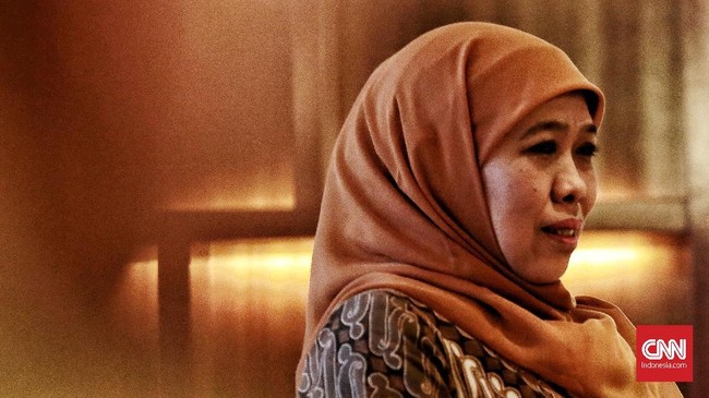 Gubernur Jatim Khofifah Indar Parawansa mengklaim PPKM Mikro tahap pertama efektif menurunkan kasus Covid-19.