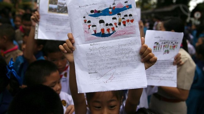 Penyelamatan 12 remaja Thailand dari gua ikut menyoroti persoalan imigran yang terjadi di wilayah perbatasan Thailand, Myanmar dan Laos.