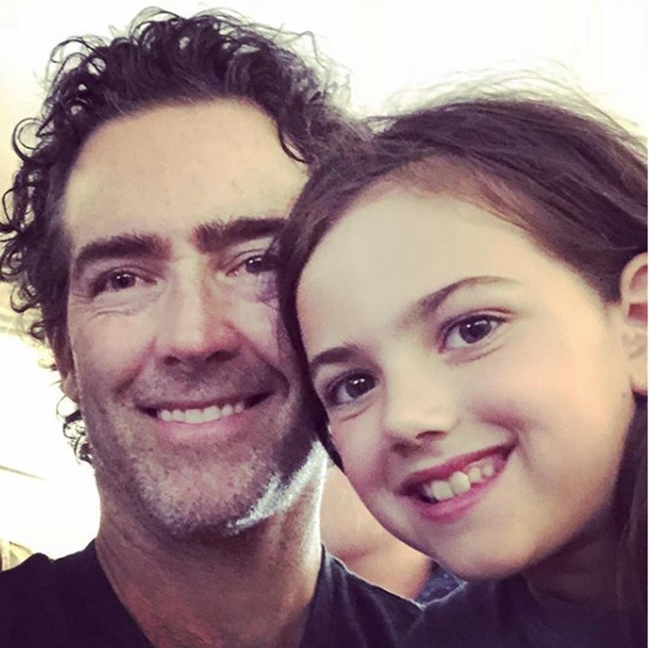<p>Abby bersama sang ayah. Mirip ya matanya? (Foto: Instagram @abbyryderfortson)</p>