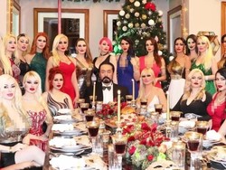 Cerita Harun Yahya yang Dikelilingi Para Wanita Seksi Kittens