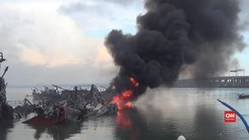 VIDEO: Kobaran Api Masih Terlihat di Pelabuhan Benoa