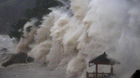 FOTO: China Porak Poranda Diterjang Topan Maria