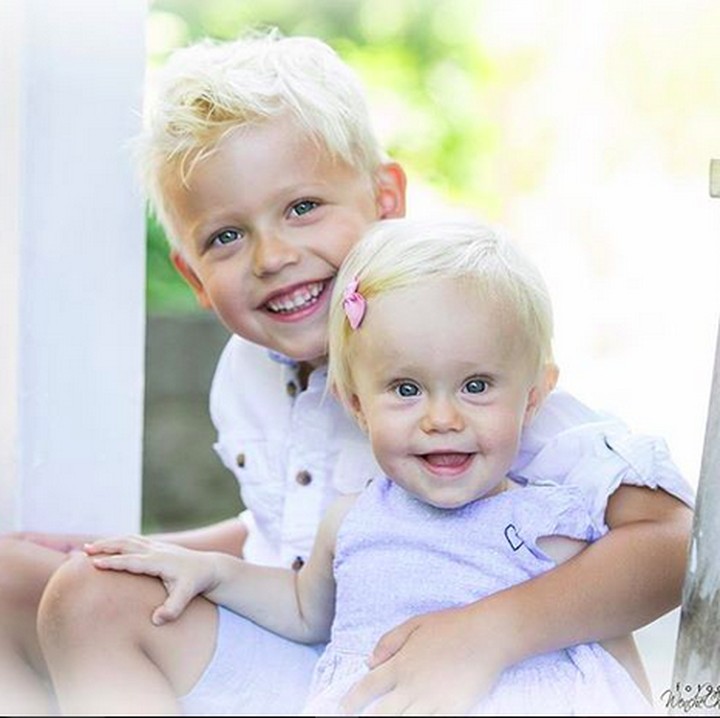 <p>Kakak dan adik yang satu ini kelihatan happy banget dan bisa mendukung satu sama lain. Ya nggak, Bun? (Foto: Instagram: Instagram/@fotograf_wenche)</p>