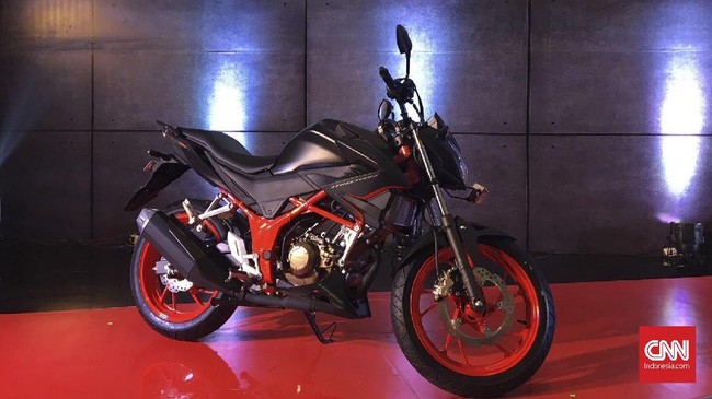 AHM meluncurkan dua motor anyar mereka CB150R StreetFire dan CBR250 RR. Produsen memberikan penyegaran,terutama untuk bagian desain agar tampilan lebih agresif.