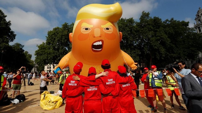 Presiden Amerika Serikat Donald Trump mengaku merasa tak diterima di London, di sela kunjungan kenegaraannya ke Inggris yang diwarnai aksi demonstrasi.