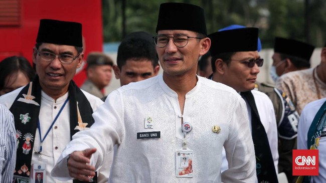Sandiaga Uno mengatakan Ketua Umum Gerindra Prabowo Subianto akan bertemu dengan Puan Maharani, Selasa (17/7). Sandi tak menyebut lokasi pertemuan.
