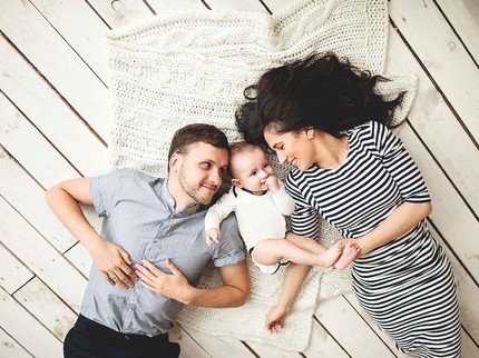 5 Perubahan Hubungan Suami Istri Setelah Punya Anak, Komunikasi hingga Seks
