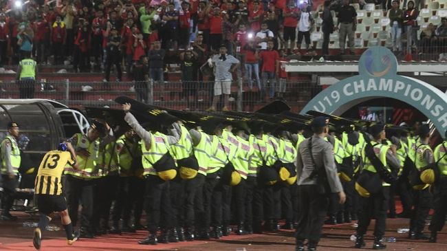 Menpora Malaysia dijadwalkan ke Jakarta untuk membahas kericuhan yang terjadi di akhir laga semifinal piala AFF U-19 antara timnas negaranya melawan Indonesia.